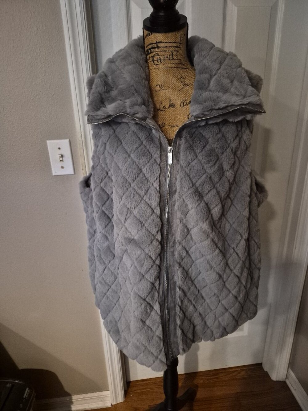 Faux Fur Vest by Carmen Marc Valvo Woman Size 2X NWT